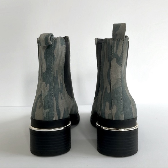 Kenneth Cole Women's Levon 2.0 Welt Chelsea Boot Lug Sole Ankle Boot Size 8 New - Picture 8 of 10